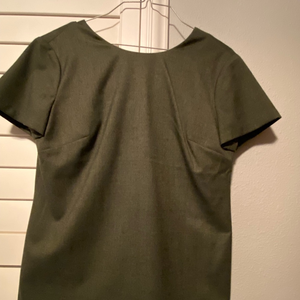 Banana Republic Green open back with Bow blouse